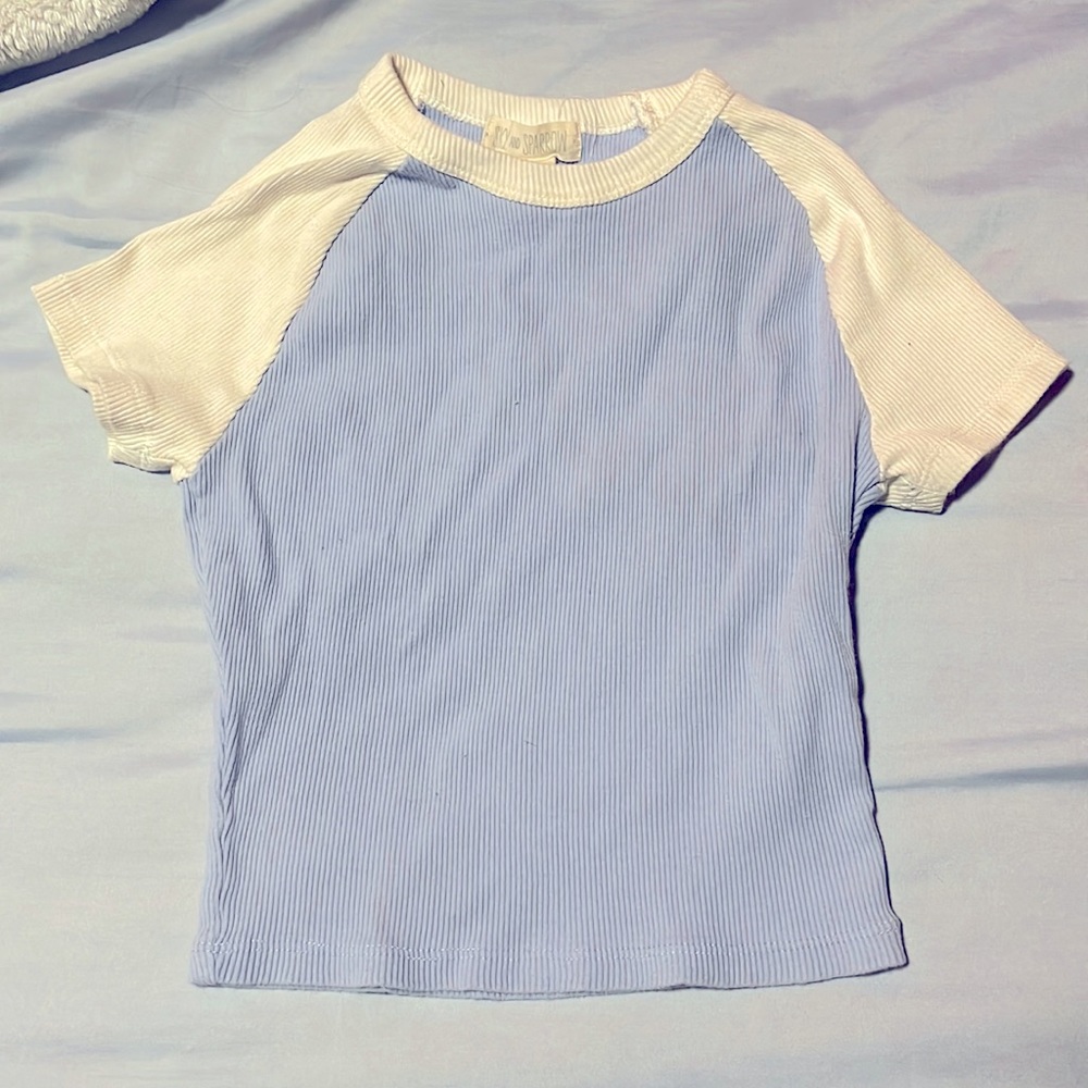 SKY AND SPARROW Women’s Light Blue Raglan Tee